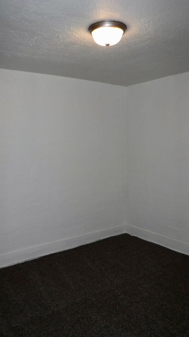 Building Photo - Charming 2 bedroom home