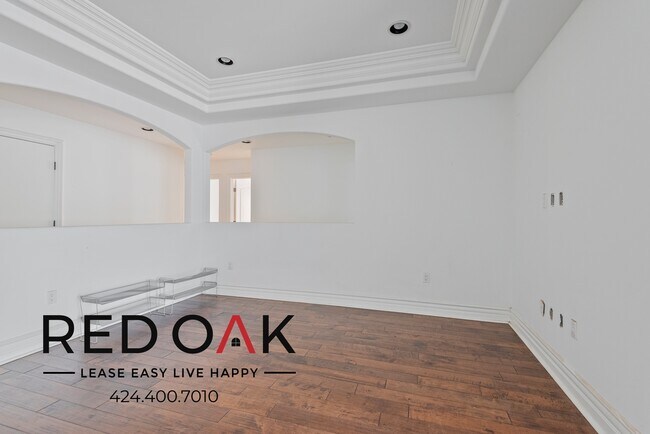 Building Photo - 10640 Woodbridge St