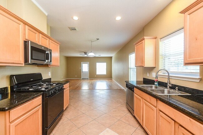 Building Photo - 402 New Hope Ln