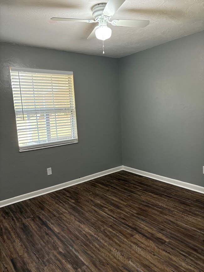 Building Photo - Eastgate Home