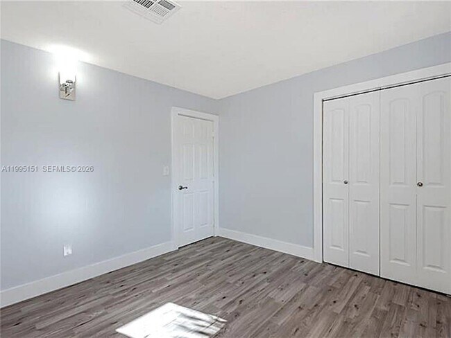 Building Photo - 5770 NE 18th Ave