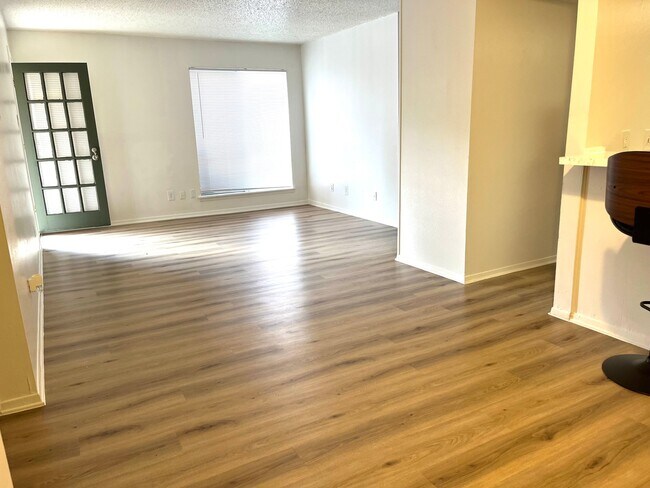 Building Photo - 1500 Sylvan Dr