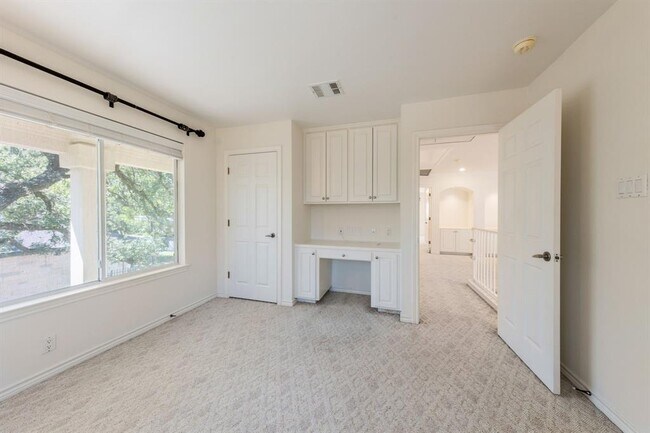 Building Photo - 1704 Randolph Ridge Trail