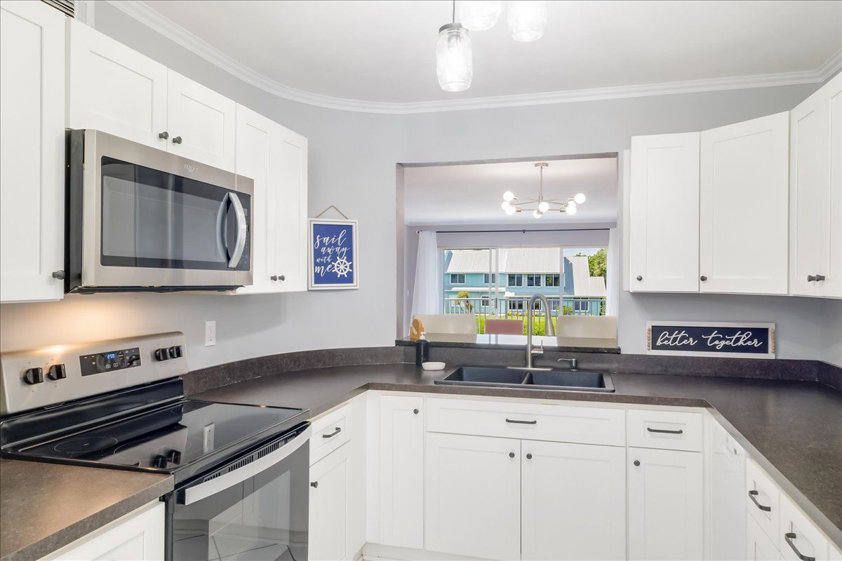 Building Photo - 6124 S River Run Dr