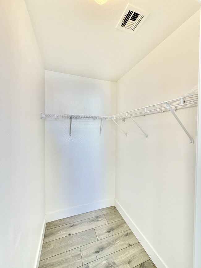 Building Photo - 5863 Rose Tiara Dr