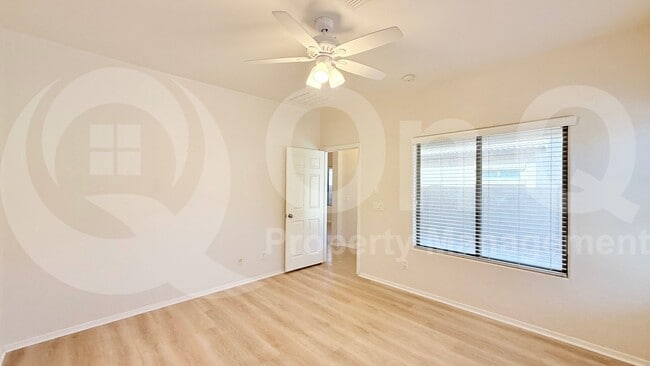 Building Photo - 2516 W Amber Sun Dr