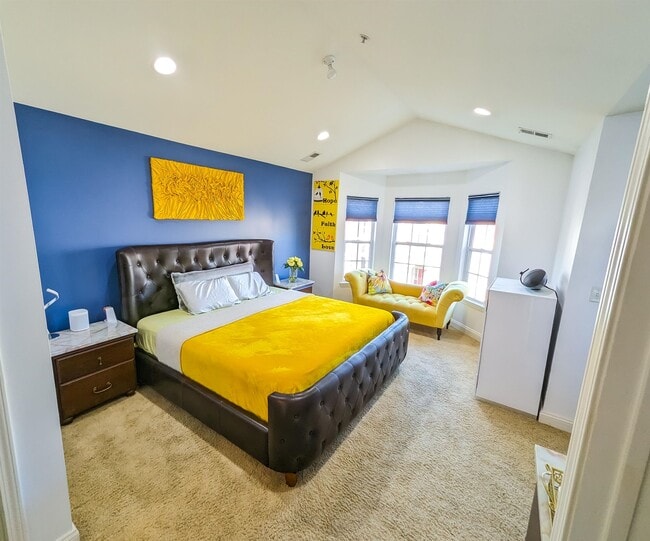 Building Photo - 47 Mallard Pl