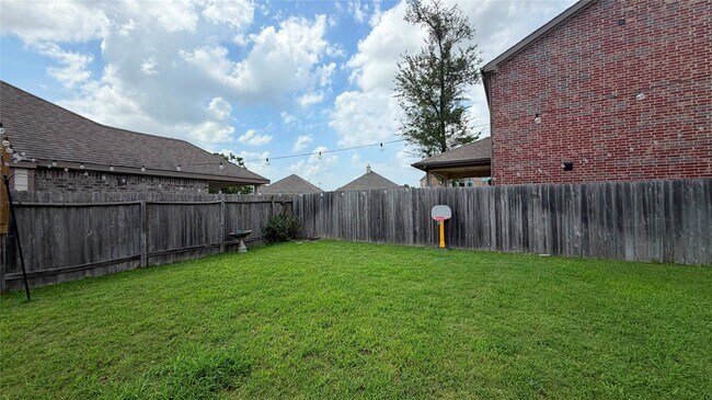 Building Photo - 25112 Slow Pnes Dr