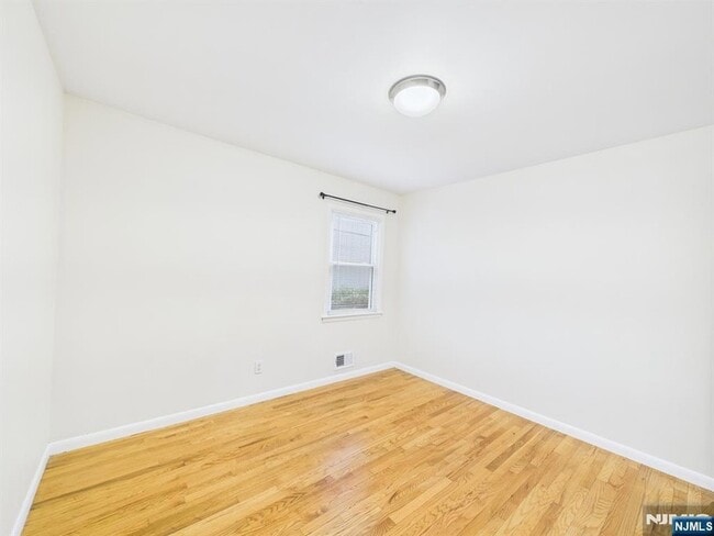 Building Photo - 114 Ackerman Ave