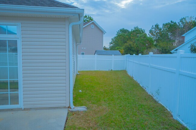 Building Photo - 156 Marsh Rabbit Dr