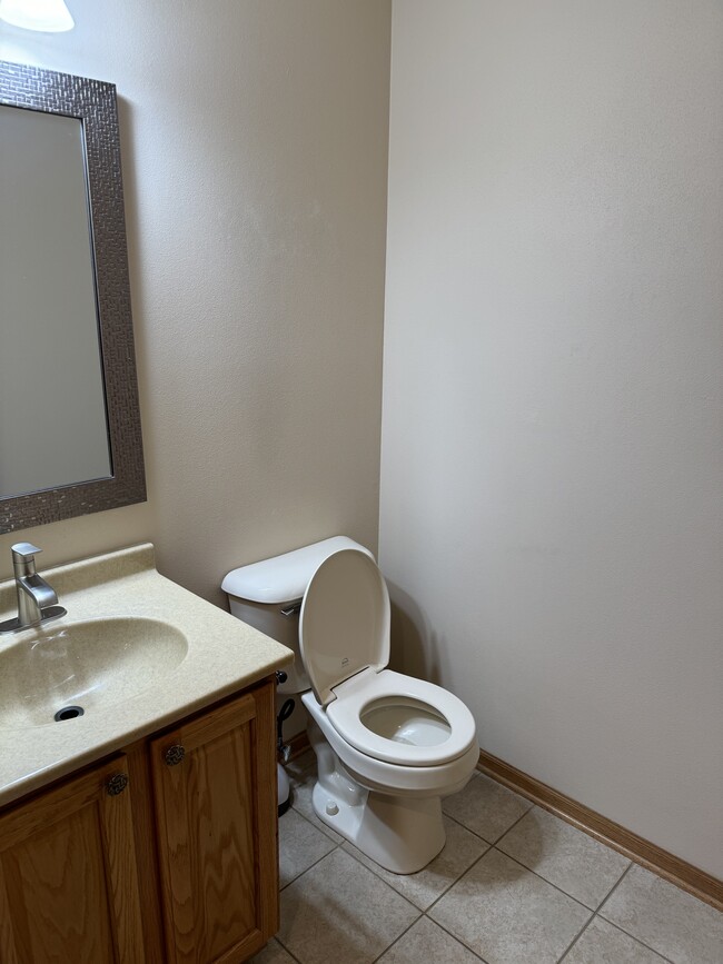 Building Photo - 506 Traveler Ln