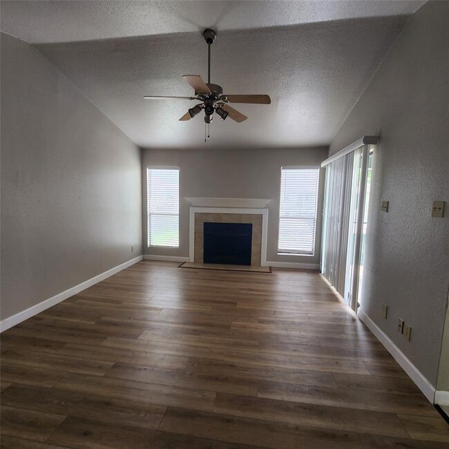 Building Photo - 14777 Wunderlich Dr