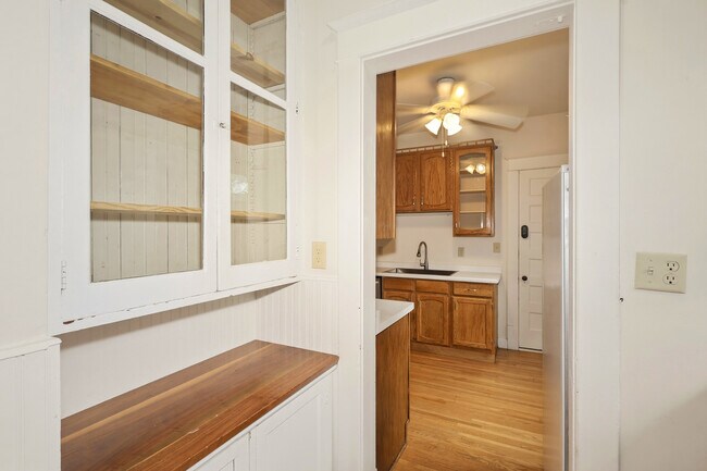 Building Photo - 2535 Aldrich Ave S