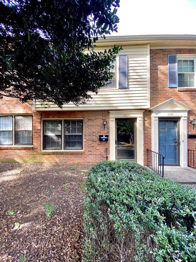 Primary Photo - Charming 2-bedroom 1.5-bath home 10 minute...