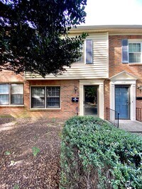 Building Photo - Charming 2-bedroom 1.5-bath home 10 minute...