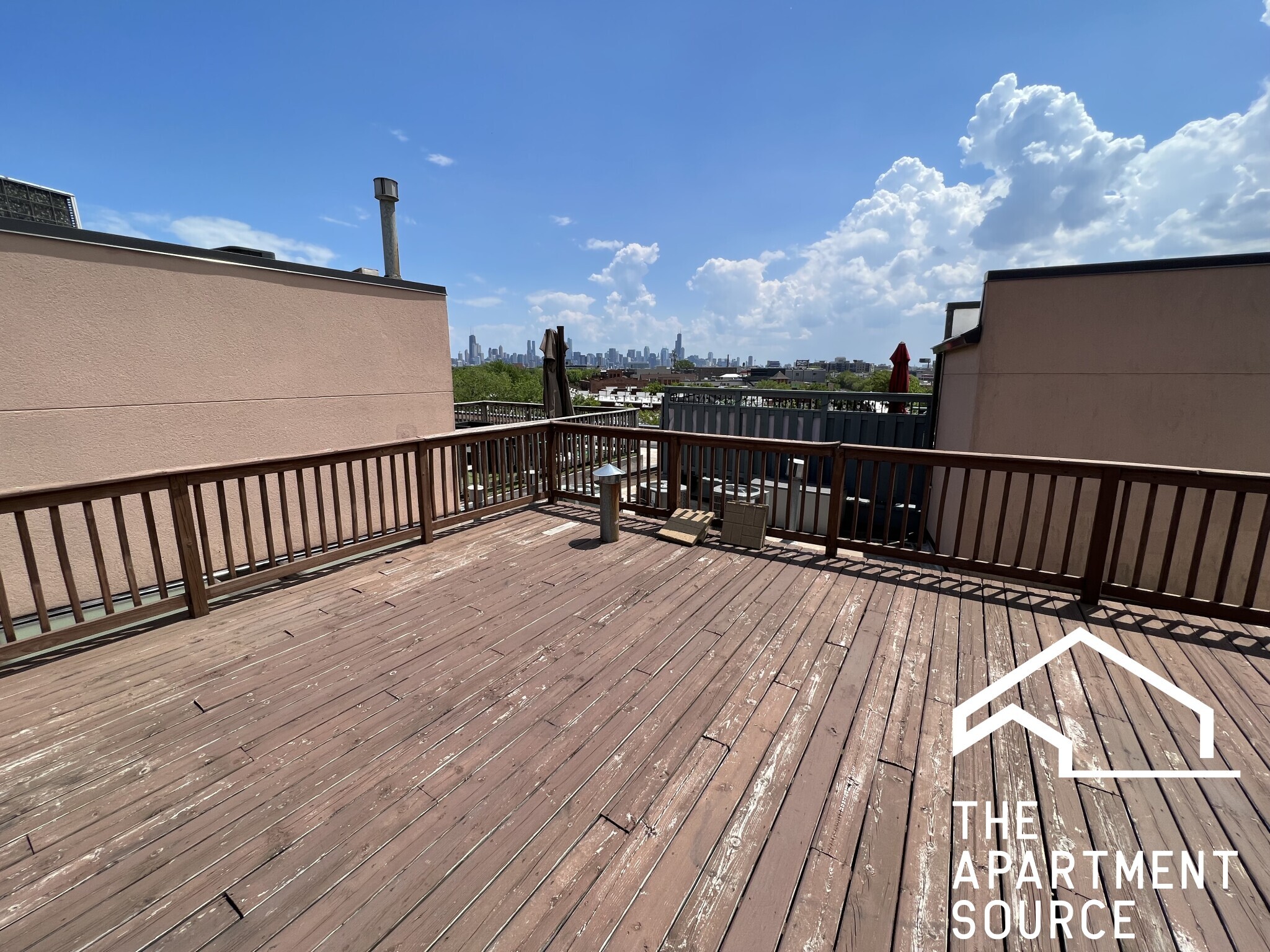 Building Photo - 1760 W Wrightwood Ave