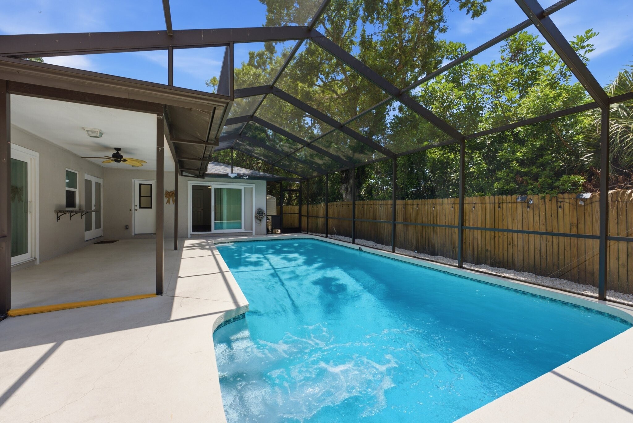 Building Photo - 4404 Meadow Creek Cir