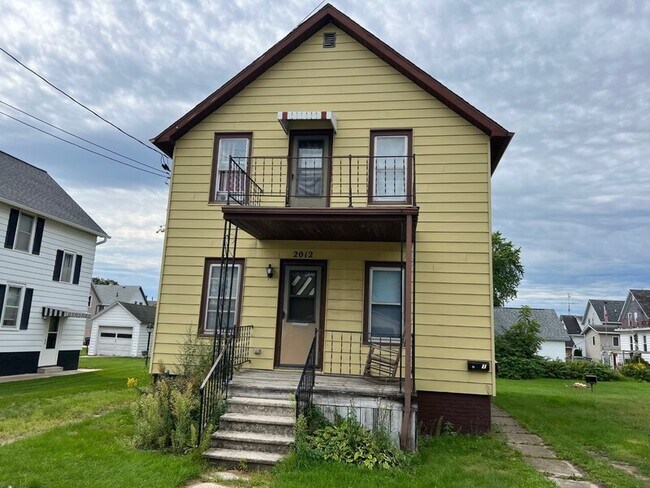 Primary Photo - 2012 Madison St