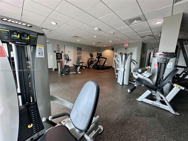 Building Photo - 2275 Biscayne Blvd Blvd