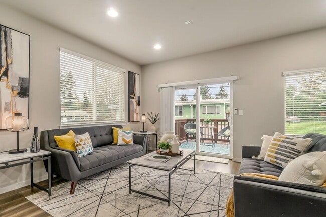 Building Photo - Modern Tri-Level 4BD/3.5BTH Townhouse in Lynnwood for Rent! Pet Friendly!