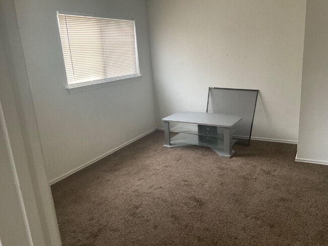 Building Photo - Large beautiful home for rent