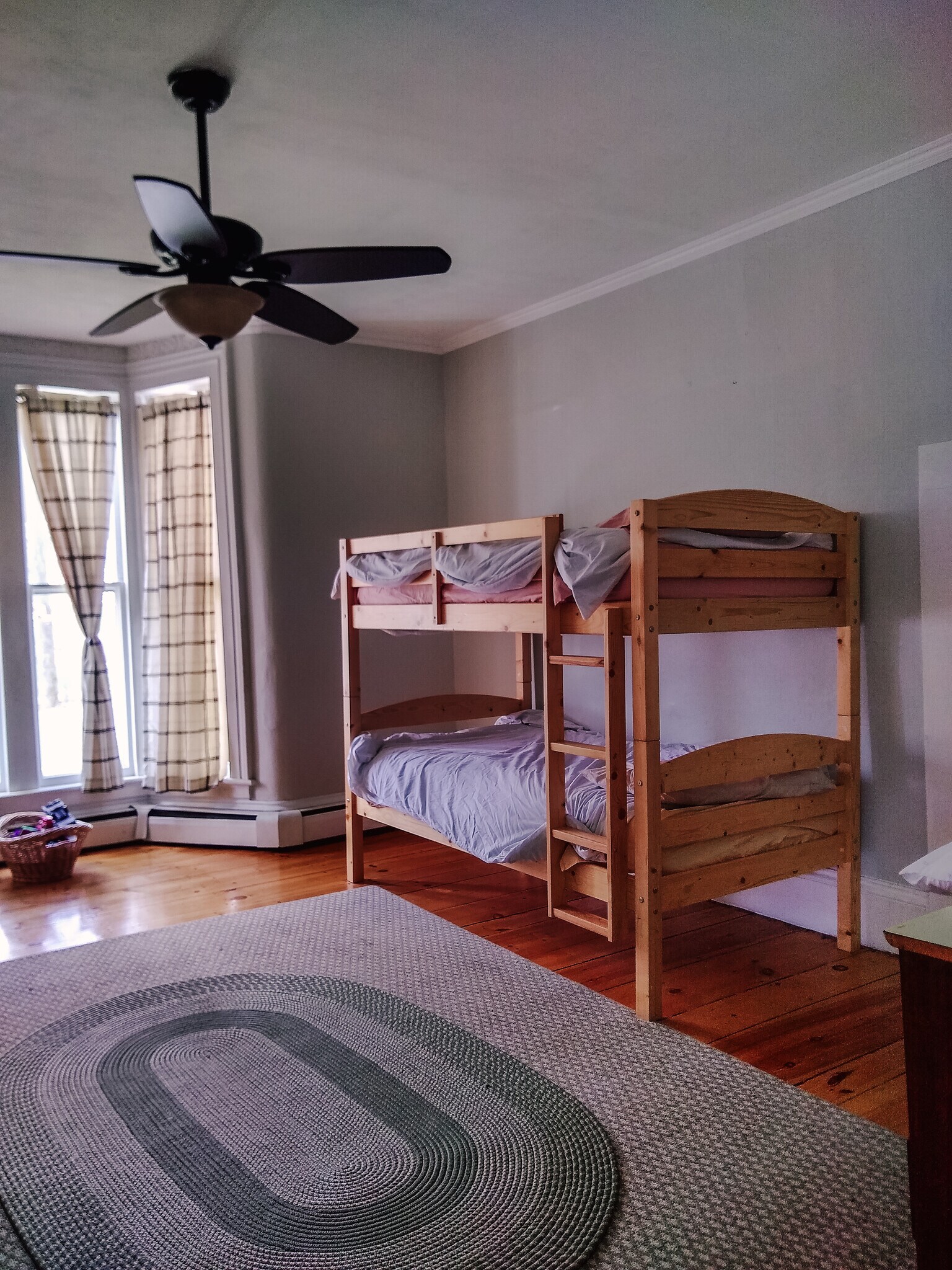 Building Photo - 567 Main St