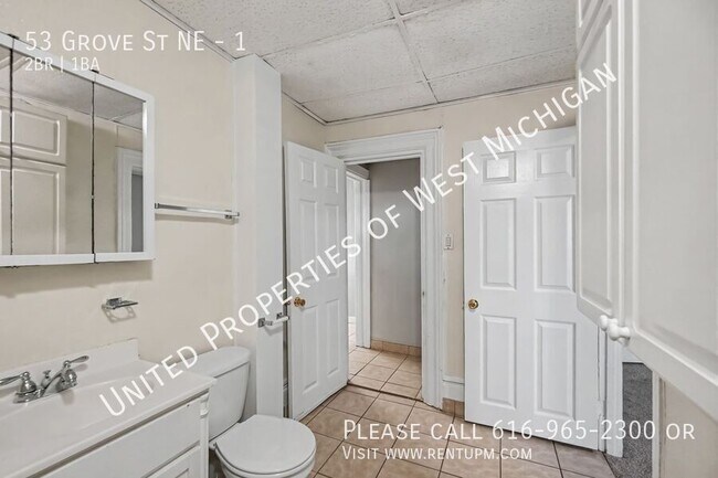 Building Photo - 53 Grove St NE