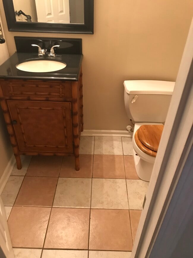 Building Photo - 106 Cathedral Ct