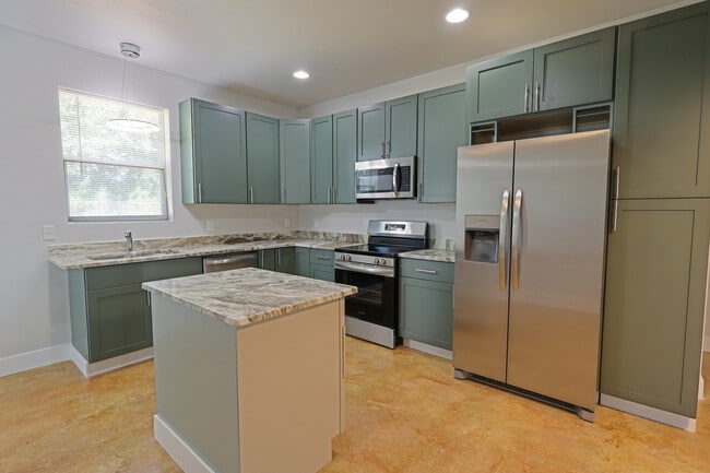 Building Photo - 2720 Jewel Rd