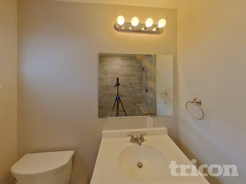 Building Photo - 20 El Sereno Dr