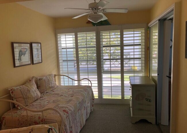 Building Photo - 685-612 12th Ave S