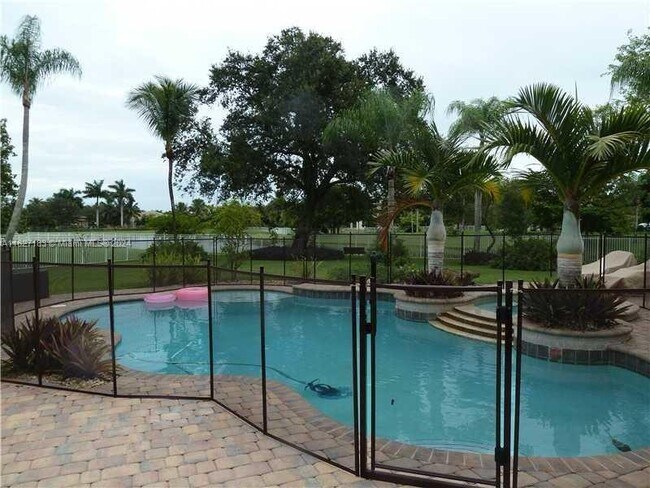 Building Photo - 3440 Carlton Ln