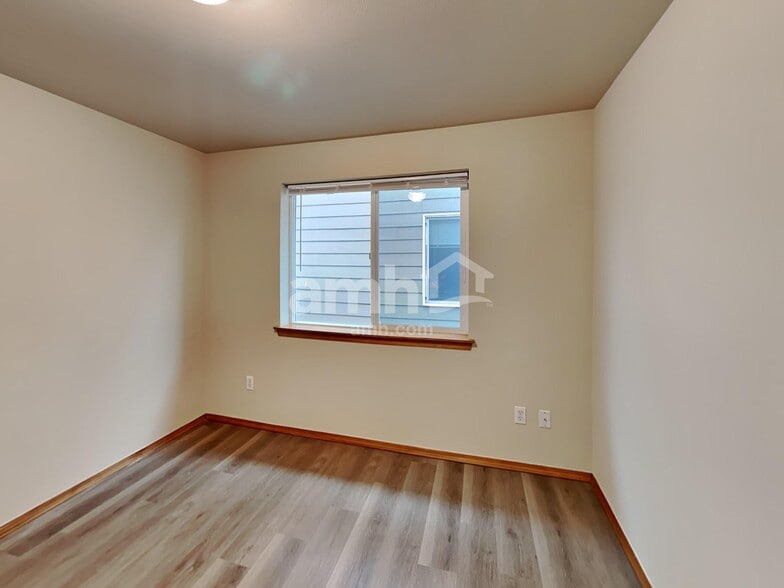 Building Photo - 16617 53rd Ave Ct E