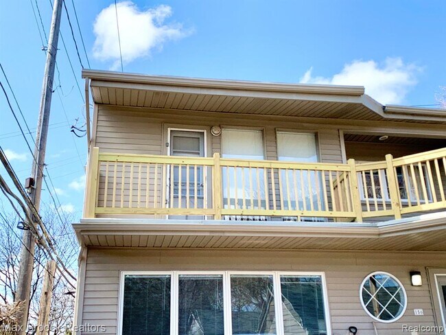 Building Photo - 156 N Worth St