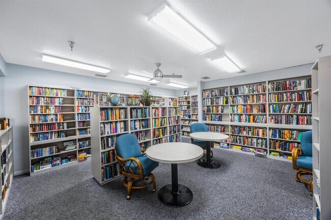 Building Photo - 8000 Sailboat Key Blvd S