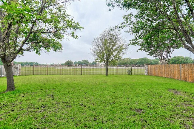 Building Photo - 3129 Goldenoak Cir