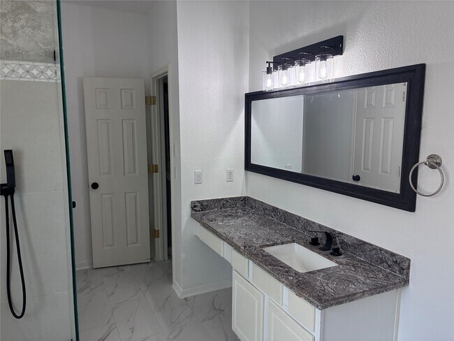 Building Photo - 15402 Marlowe Grove Dr