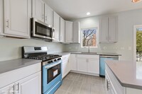 Building Photo - 710 51st E St