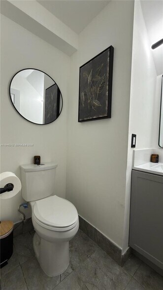 Building Photo - 1001 SW 98th Ave