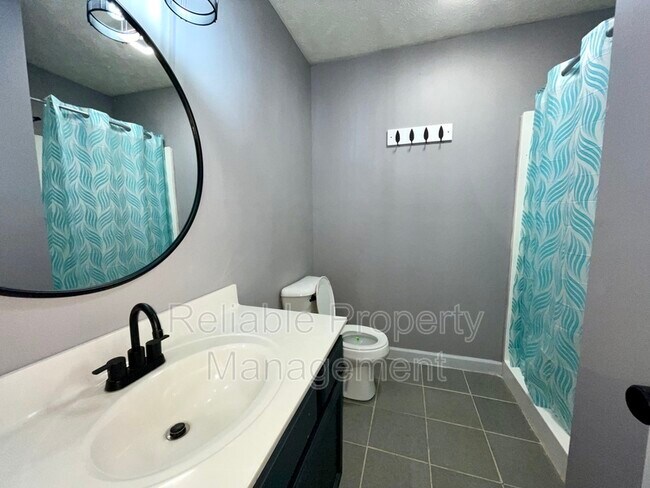 Building Photo - 879 O B J Rd