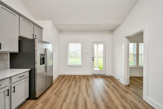 Building Photo - 8046 Kay Hbr Dr