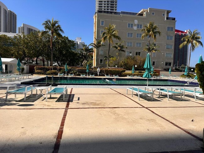 Building Photo - 3800 S Ocean Dr