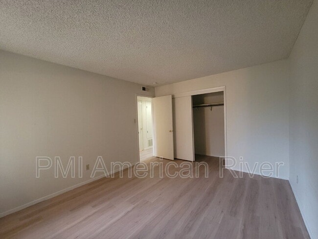 Building Photo - 602 Lelandhaven Way