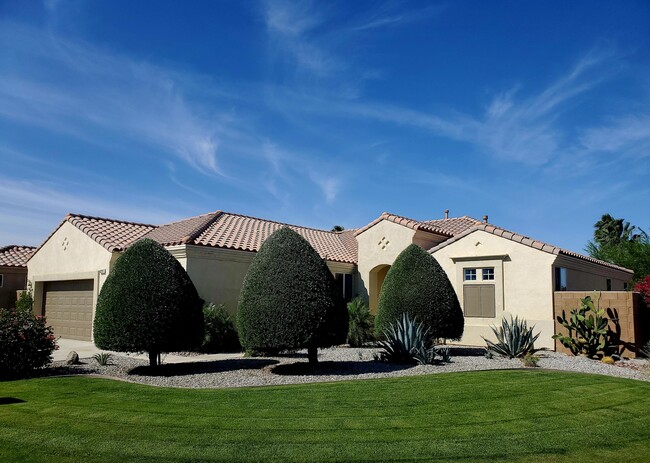 Building Photo - 42217 Whisper Rock St