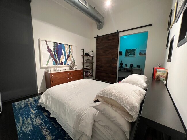 Building Photo - 13320 Beach Ave