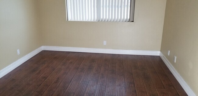 Building Photo - 1904 Heywood St