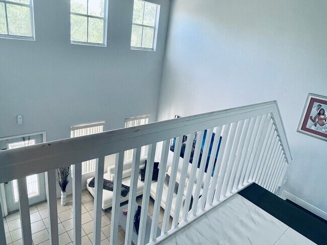 Building Photo - 16628 SW 47th Ter