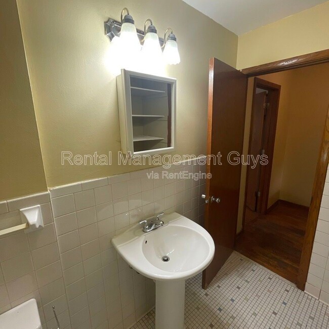 Building Photo - 501 N Morgan Ave