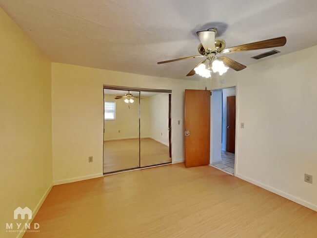 Building Photo - 968 Wicks Dr