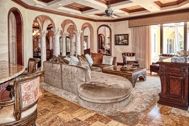 Building Photo - 1363 Oceanview Dr